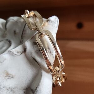 🆕️ Geometric Paperclip Design Bangle Gold Plated Bracelet.